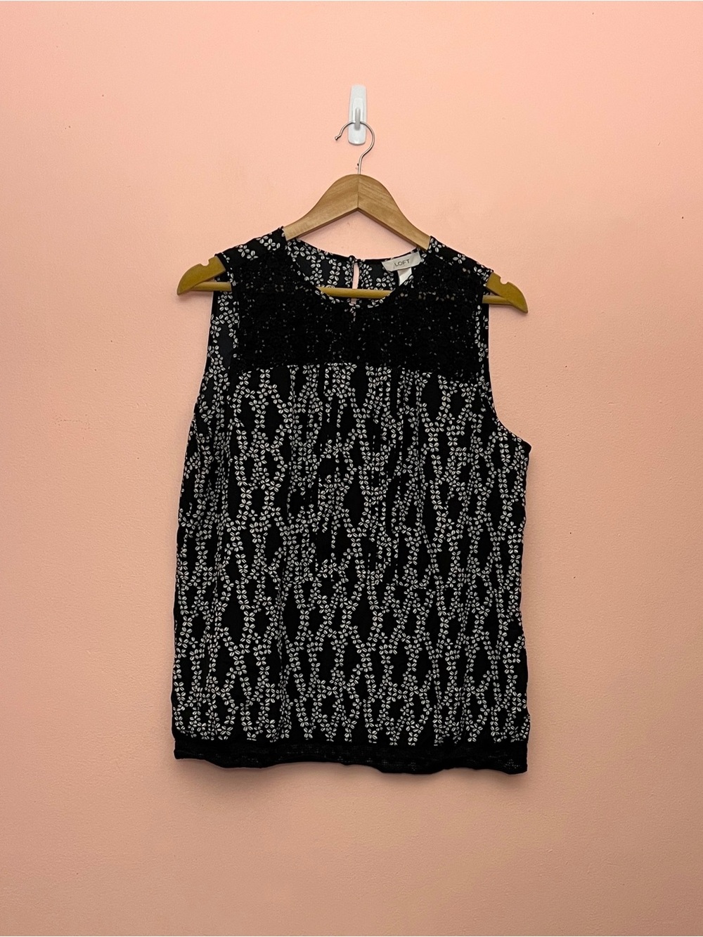 Ann Taylor Loft Black Floral Striped Lightweight Tank Top Large